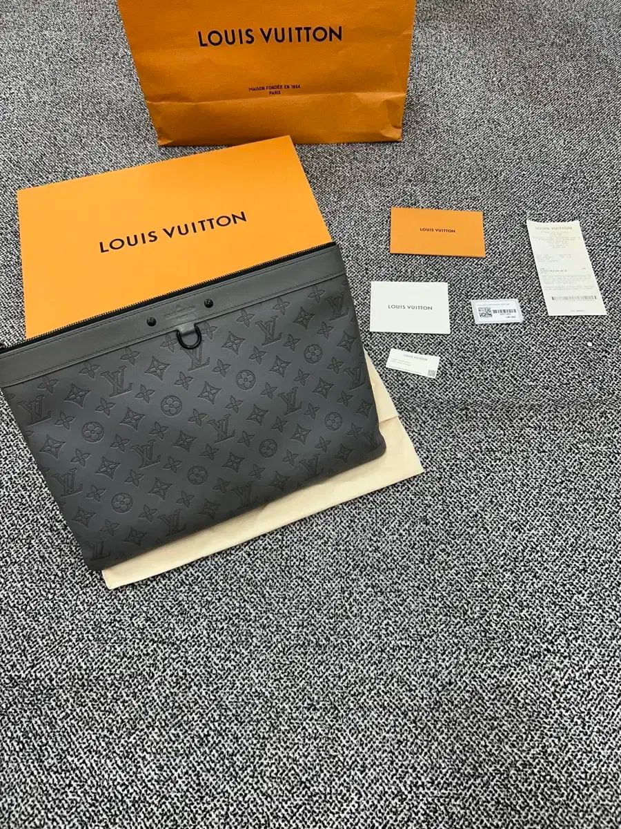 フルセット ルイヴィトン シャドウ クラッチバッグ グレー