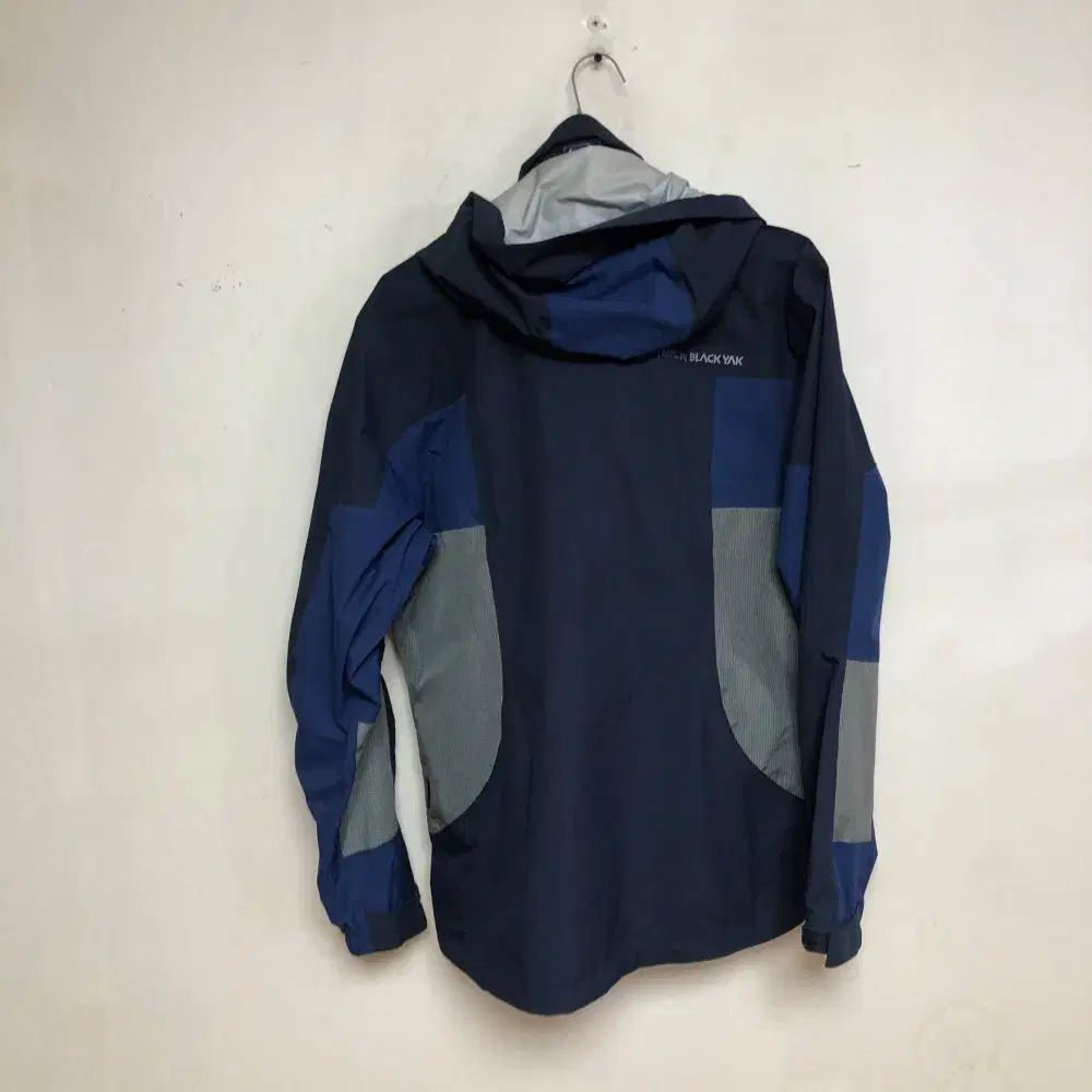 ✨美品✨BLACK YAK ブラック ヤク フードベスト ジャケット BLACK YAK(ブラックヤク) メンズ GORE-TEX₍ゴアテックス