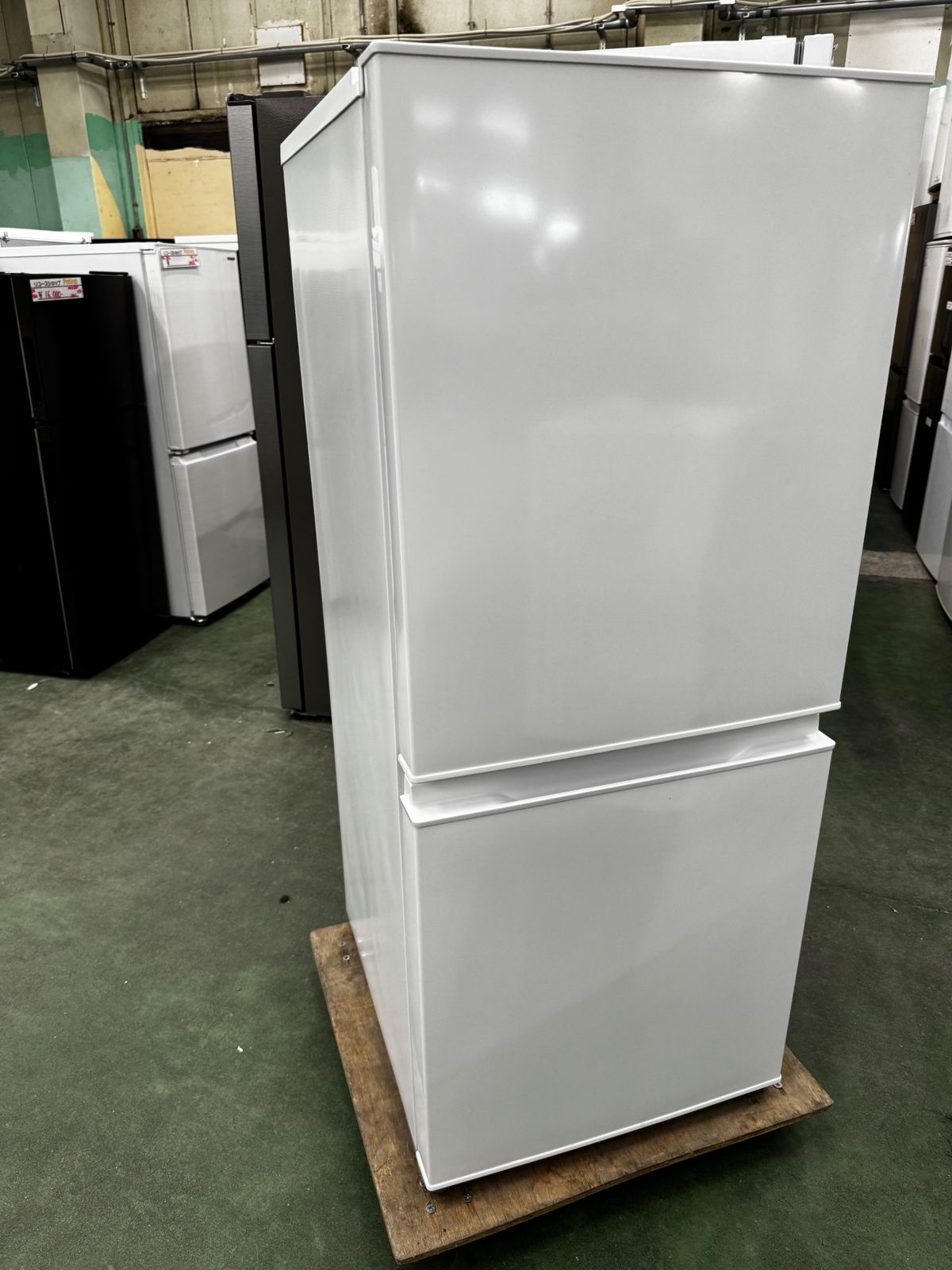 高年式 大阪送料無料 3か月保障付き 冷蔵庫 アクア 2ドア 2025年 AQR-14E2 W IR-725