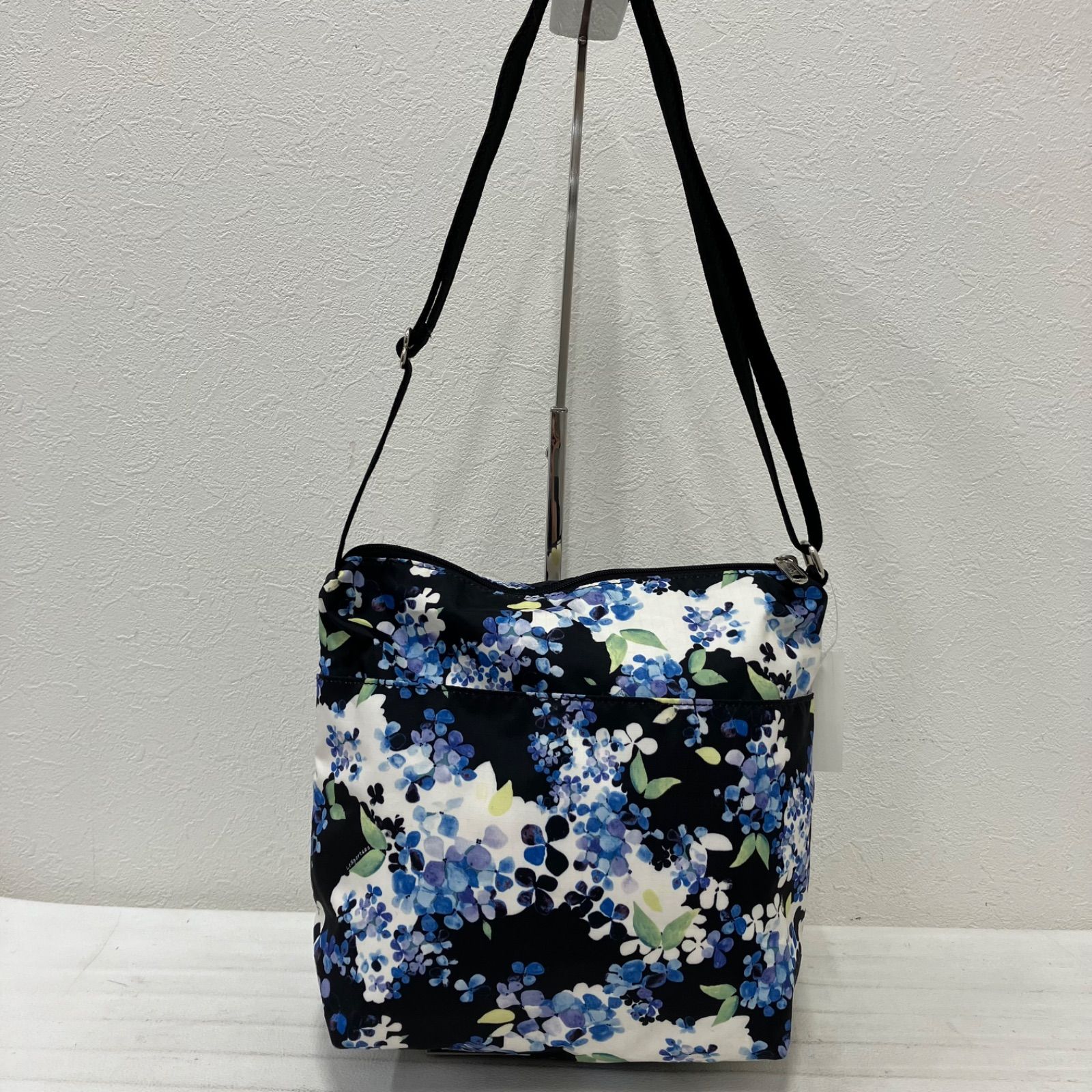 5302 LeSportsac レスポートサック ショルダーバッグ クロスボディ 肩 