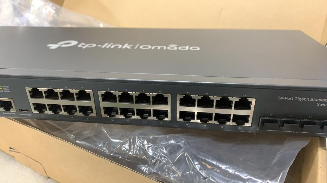 ポート×24 10Gスロット×4