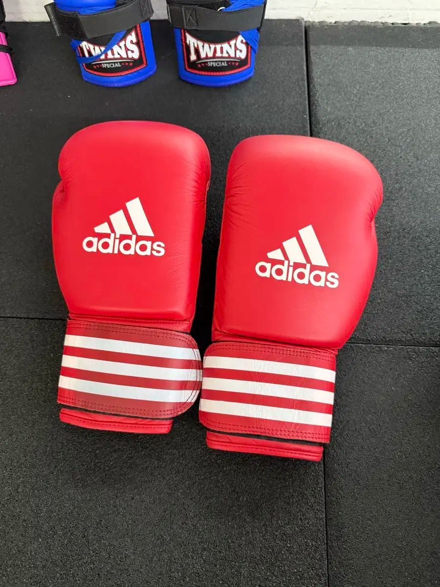 adidas(アディダス) 相葉 ボクシング グローブ 10 オンス adidas