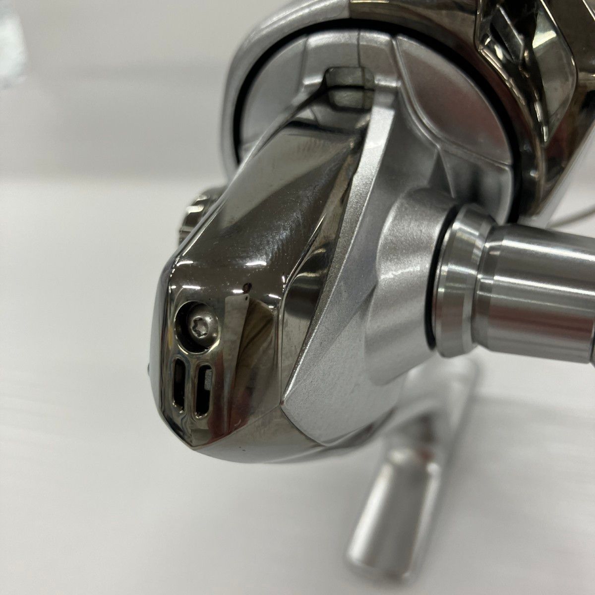 SHIMANO - SHIMANO シマノ スピニングリール  19ストラディック 2500SHG 04017 本体のみ SHIMANO シマノ スピニングリール 19ストラディック 2500SHG
