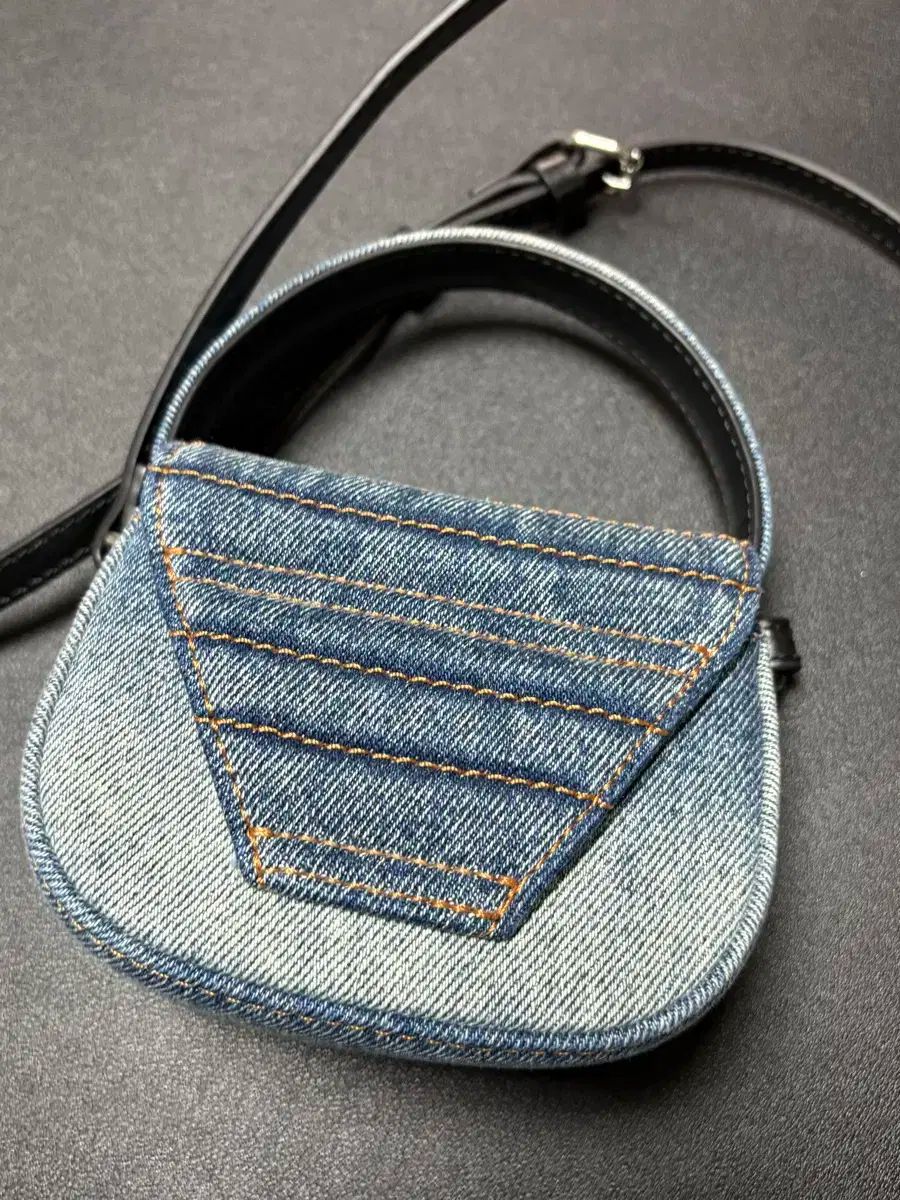 DIESEL ディーゼル