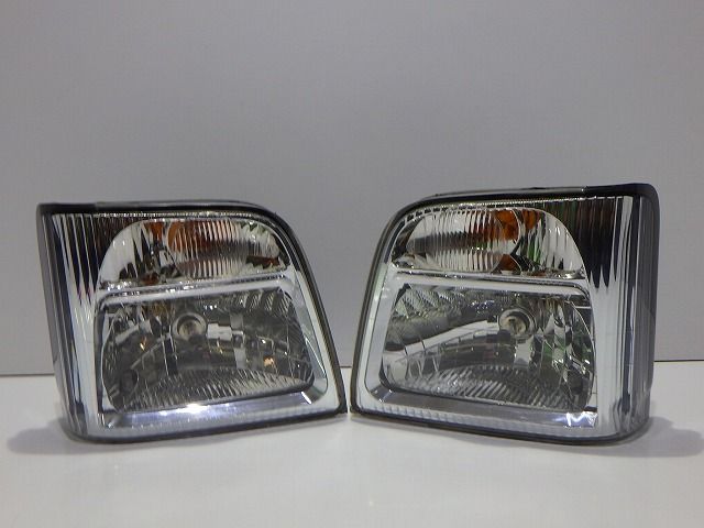サンバー ヘッドライト左右 ハロゲン TV TT TW 後期 VCO2-001 レベ無 コーティング 251004095