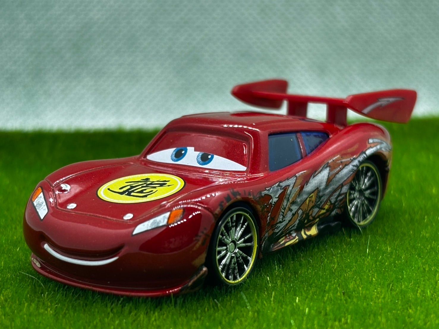 新品】カーズ ミニカー ドラゴンライトニング・マックィーン - メルカリ
