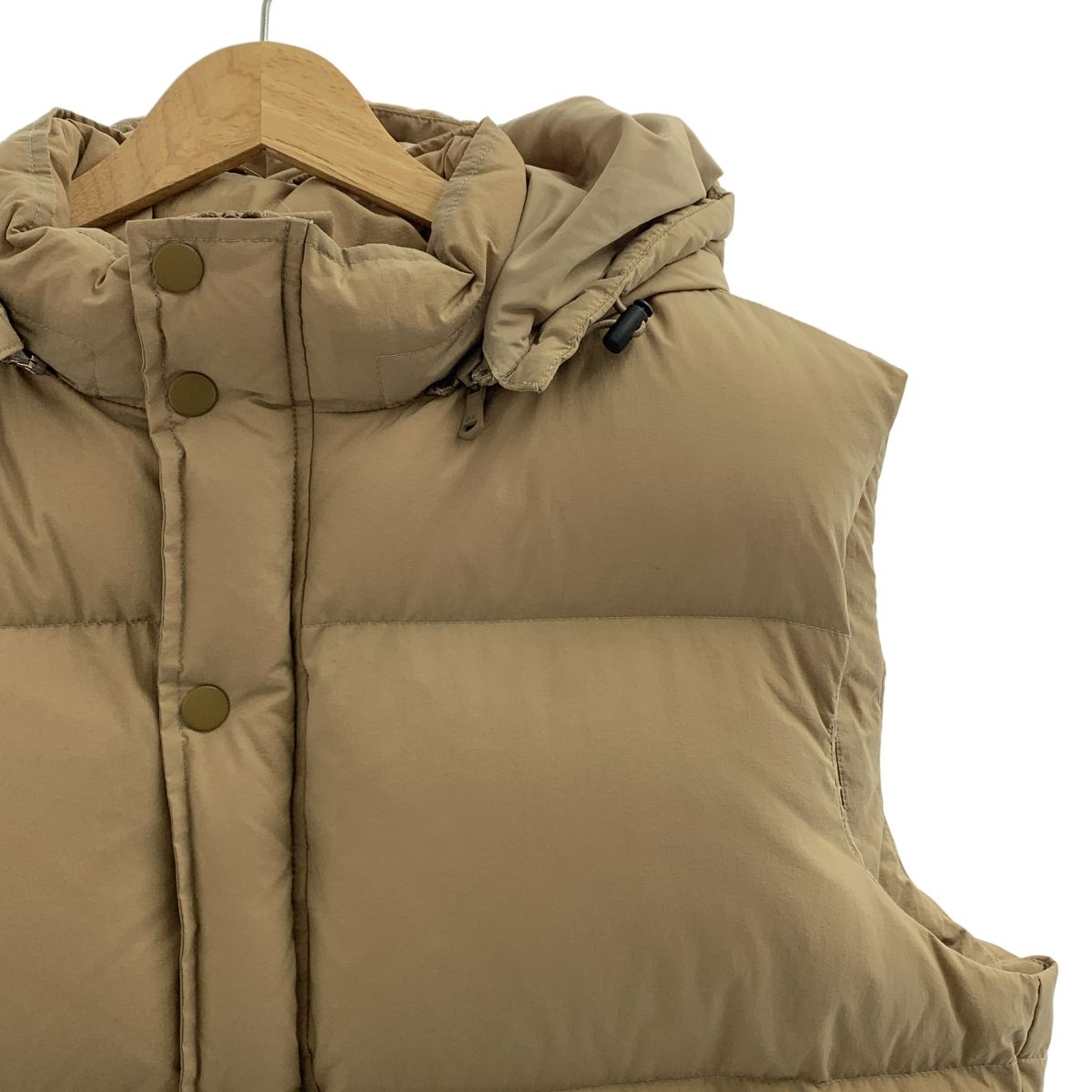 Whim Gazette ウィムガゼット FOODED ダウンベスト F ベージュ レディース