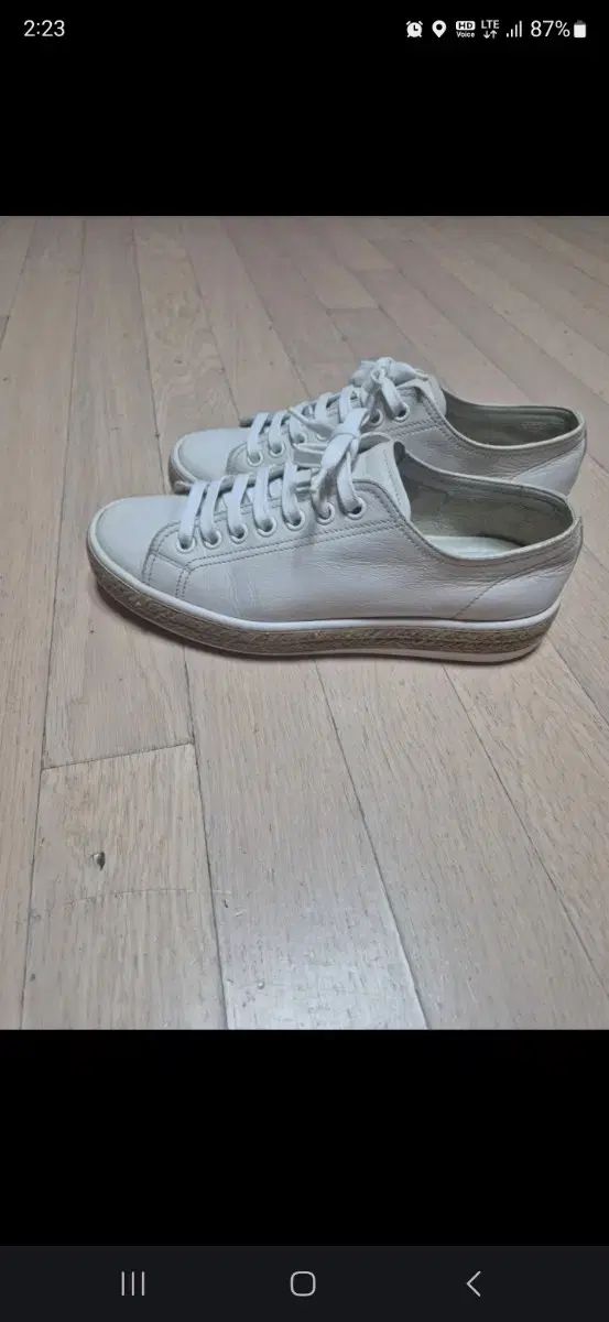 スニーカーズ