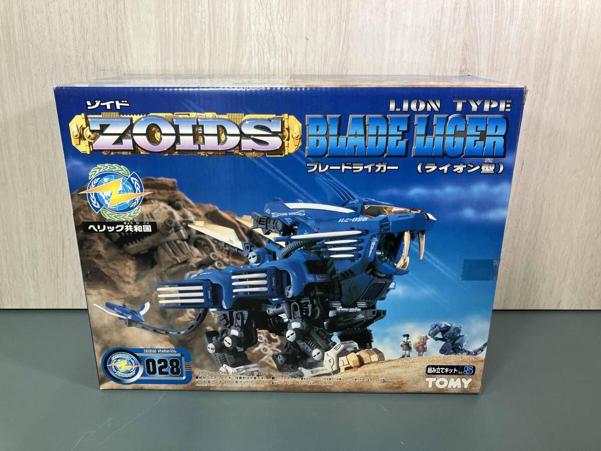 TOMY ゾイド ブレードライガー ライオン型 組立てキット 1 72scale