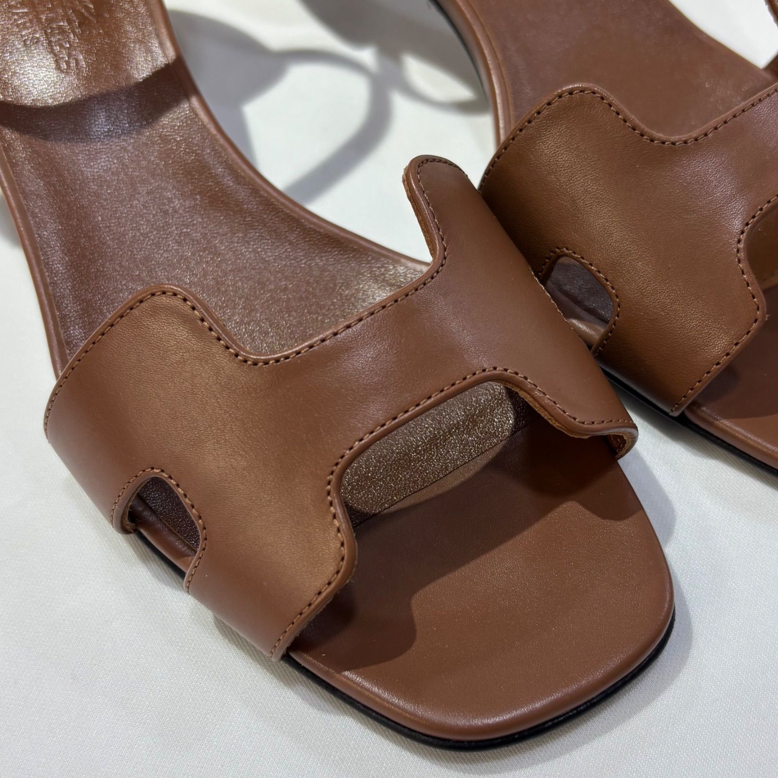 【美品】HERMESエルメス　サンダル　箱・袋付属　ジョイ サンダル 《ジョイ》 40 - ブラック | Hermès - エルメス-公式サイト