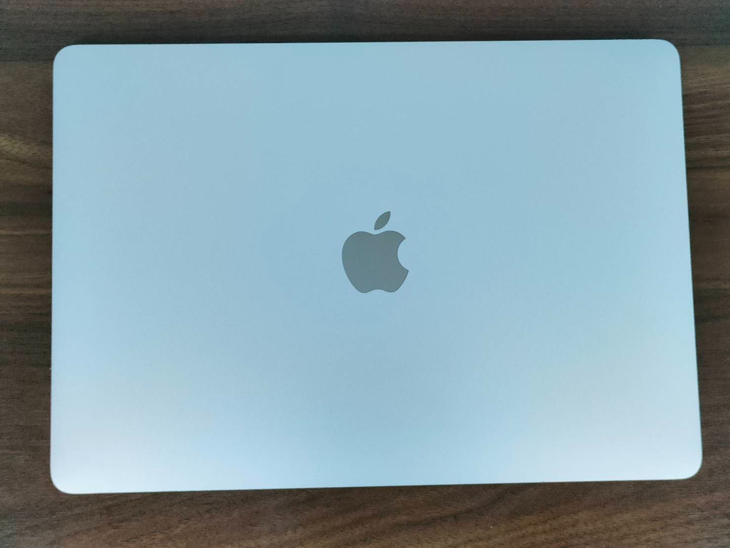MacBook Air 2108 13インチ 1TB 充電56回 Q6 アップル(Apple) MBA130016B 13インチ MacBookAir 8コアCPU 8
