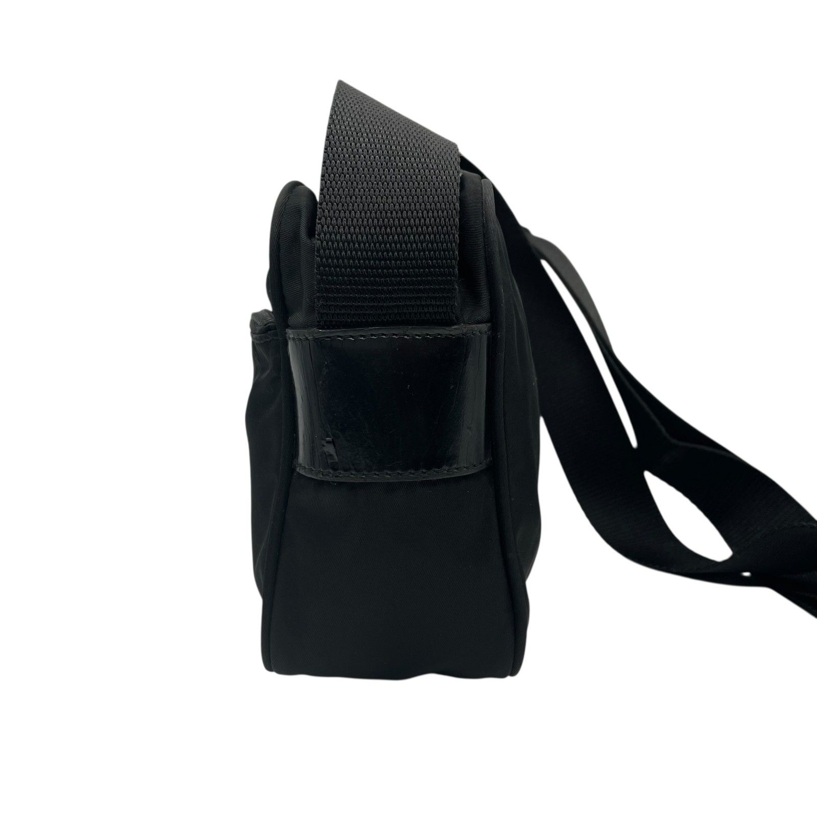 PRADA プラダ ショルダーバッグ カメラバッグ 斜め掛け ナイロン 三角 PRADA プラダ ショルダーバッグ カメラバッグ 斜め掛け ナイロン 三角