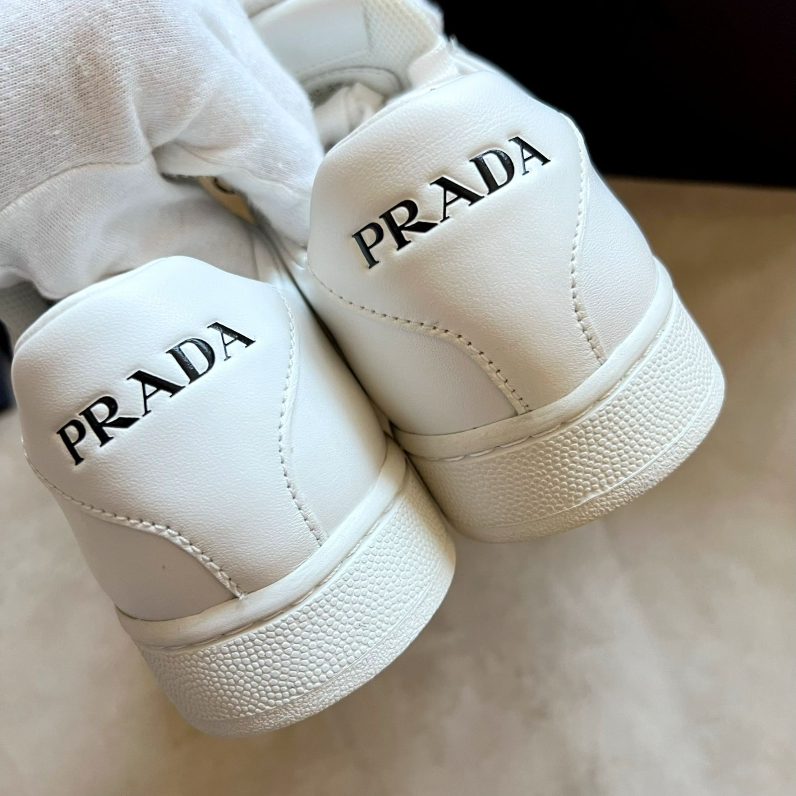 新品未使用箱付き】 PRADA プラダ スニーカー - メルカリ