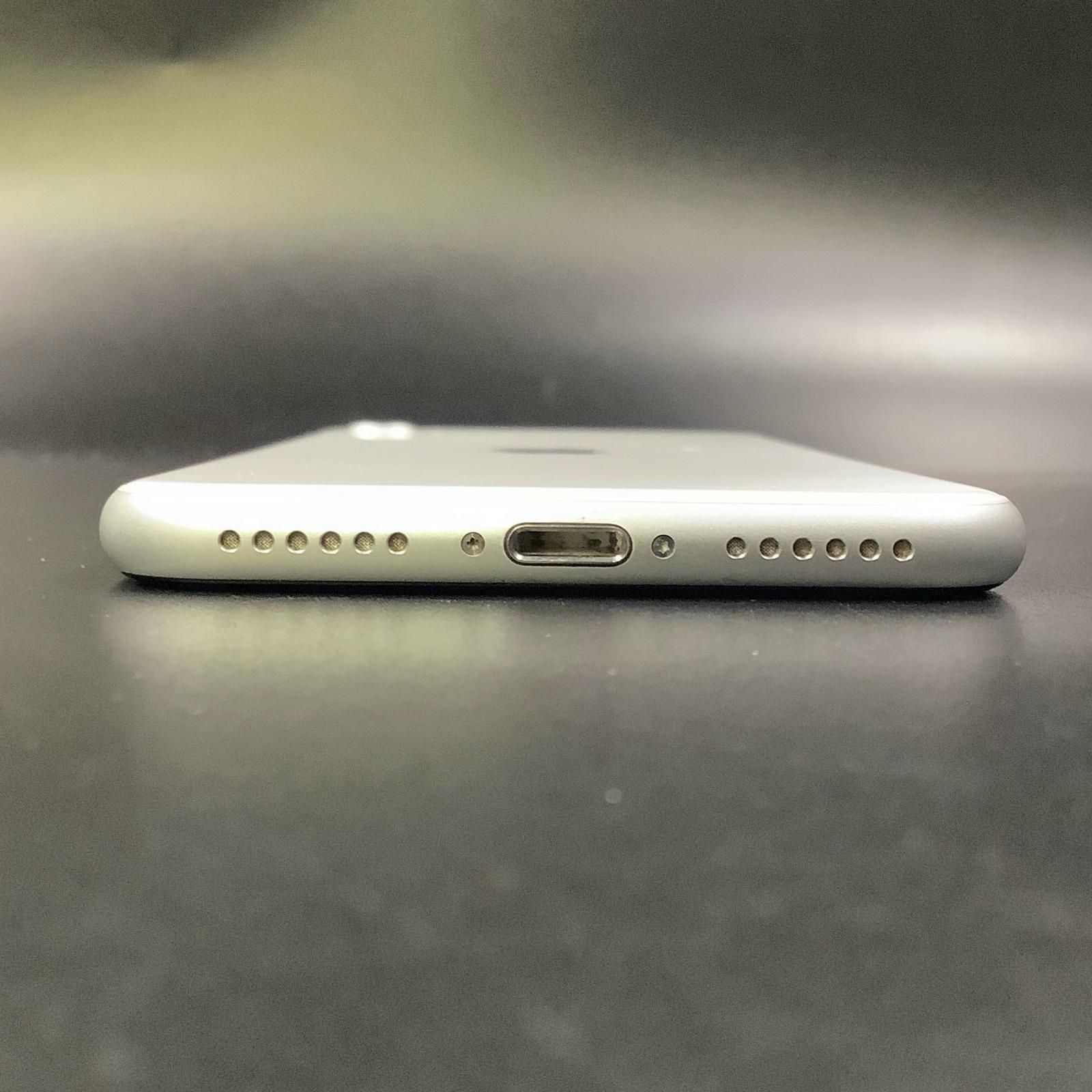 iPhone SE（第2世代） 64GB ホワイト 楽天モバイル 白ロム 動作確認済