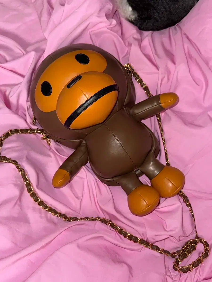 A BATHING APE アベイシングエイプ ベビー マイロ プラシ天 石 チェーン ショルダーバッグ ブラウン