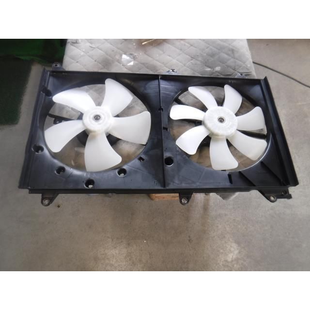 ヴォクシー DBA-ZRR75G 電動ファン