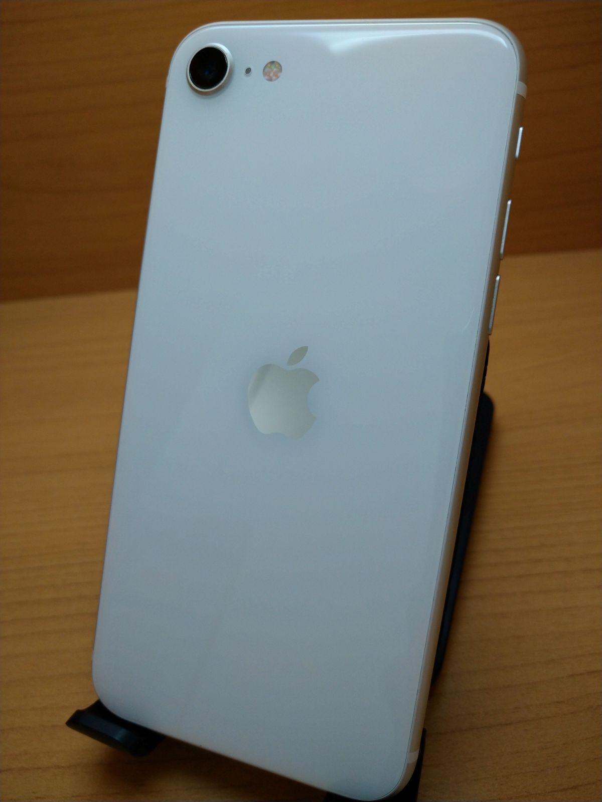 SIMロック解除済】iPhoneSE 第2世代 64GB SIMフリー ホワイト (74184 