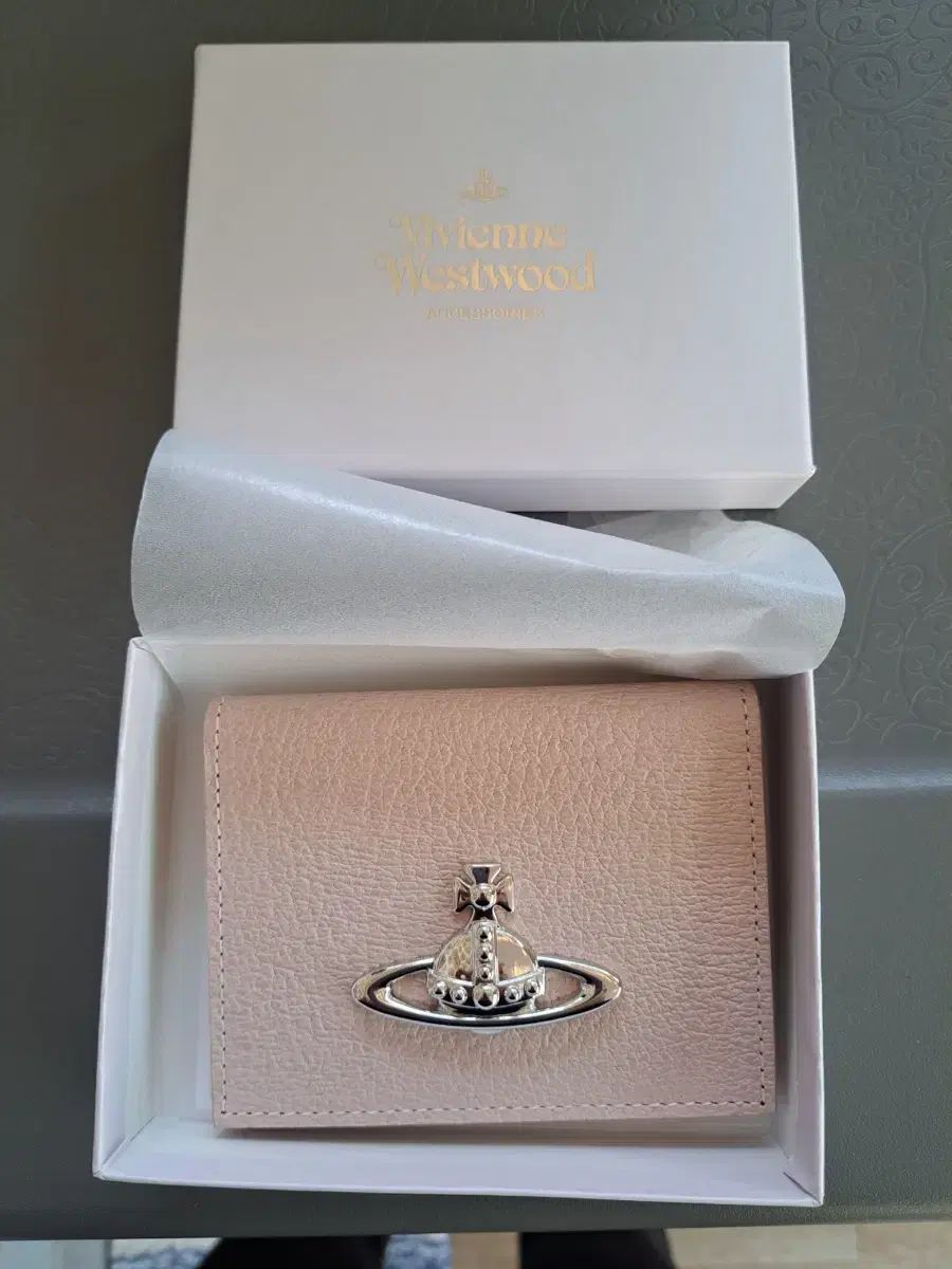 サンローラン ラウンドファスナー長財布　Ｖキルティングキャビアスキン　カサンドラ サンローラン ラウンドファスナー長財布 Vキルティングキャビアスキン