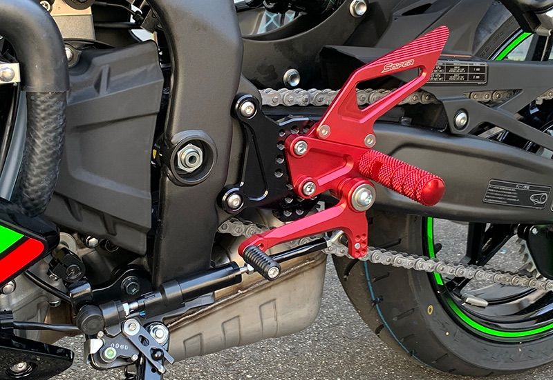 NINJA ZX-25R ZX-4R SE ストリート用 バックステップ 赤 クイック 