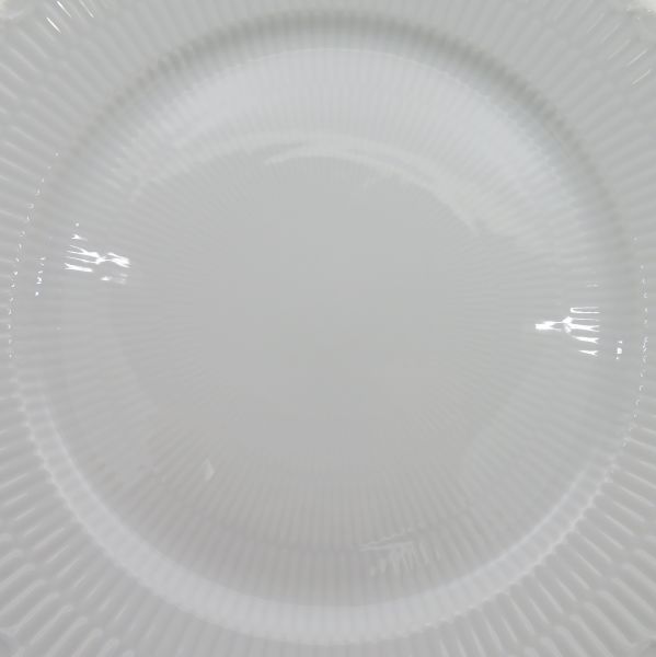 ロイヤルコペンハーゲン プレート□ホワイトフルーテッド ハーフレース