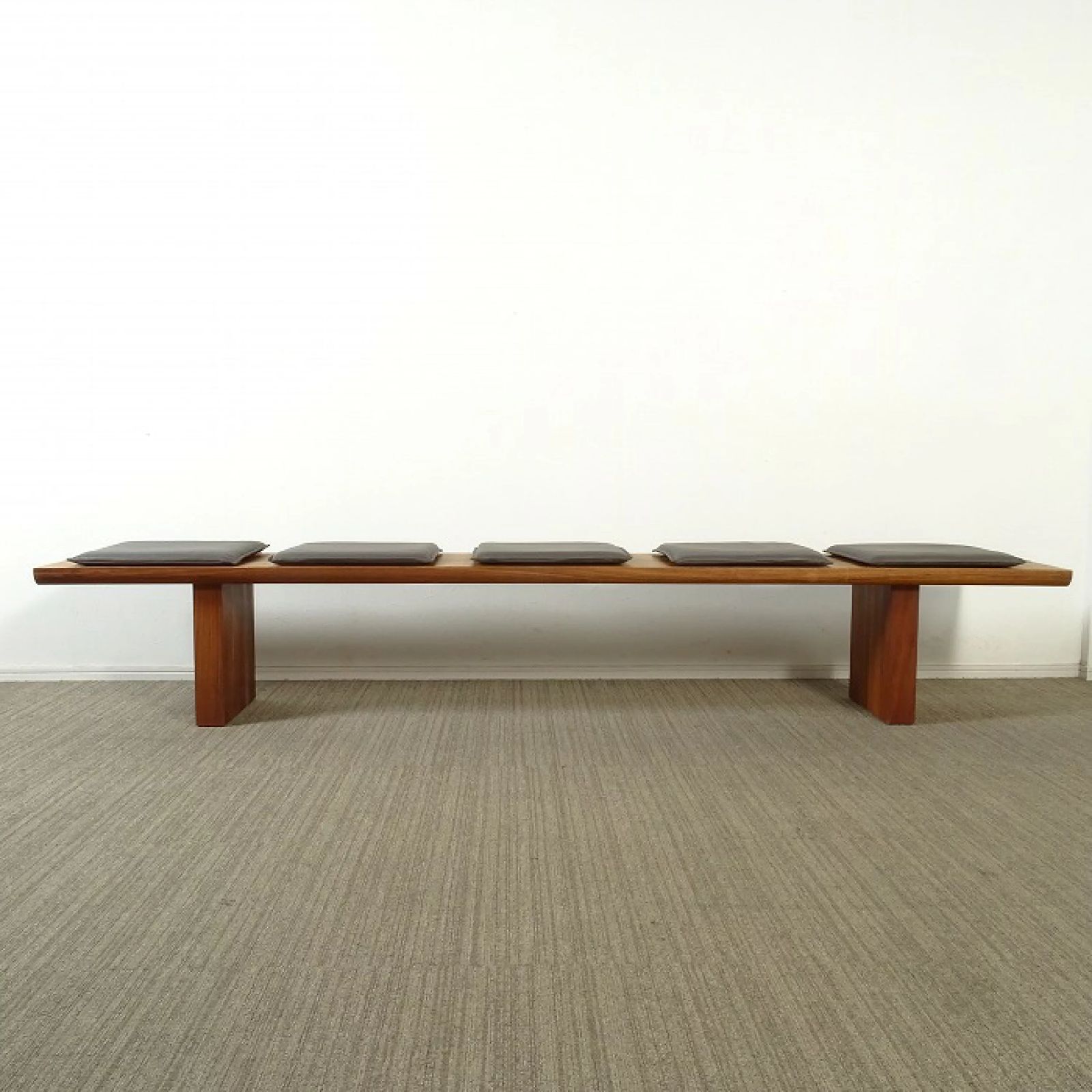 ◾︎SELUNO◾︎ 展示 Riva1920 リーヴァ arflex取扱い CELERINA セレリナ ベンチ W2800 本革シートパッド付き ウォールナット無垢材 90万 v709