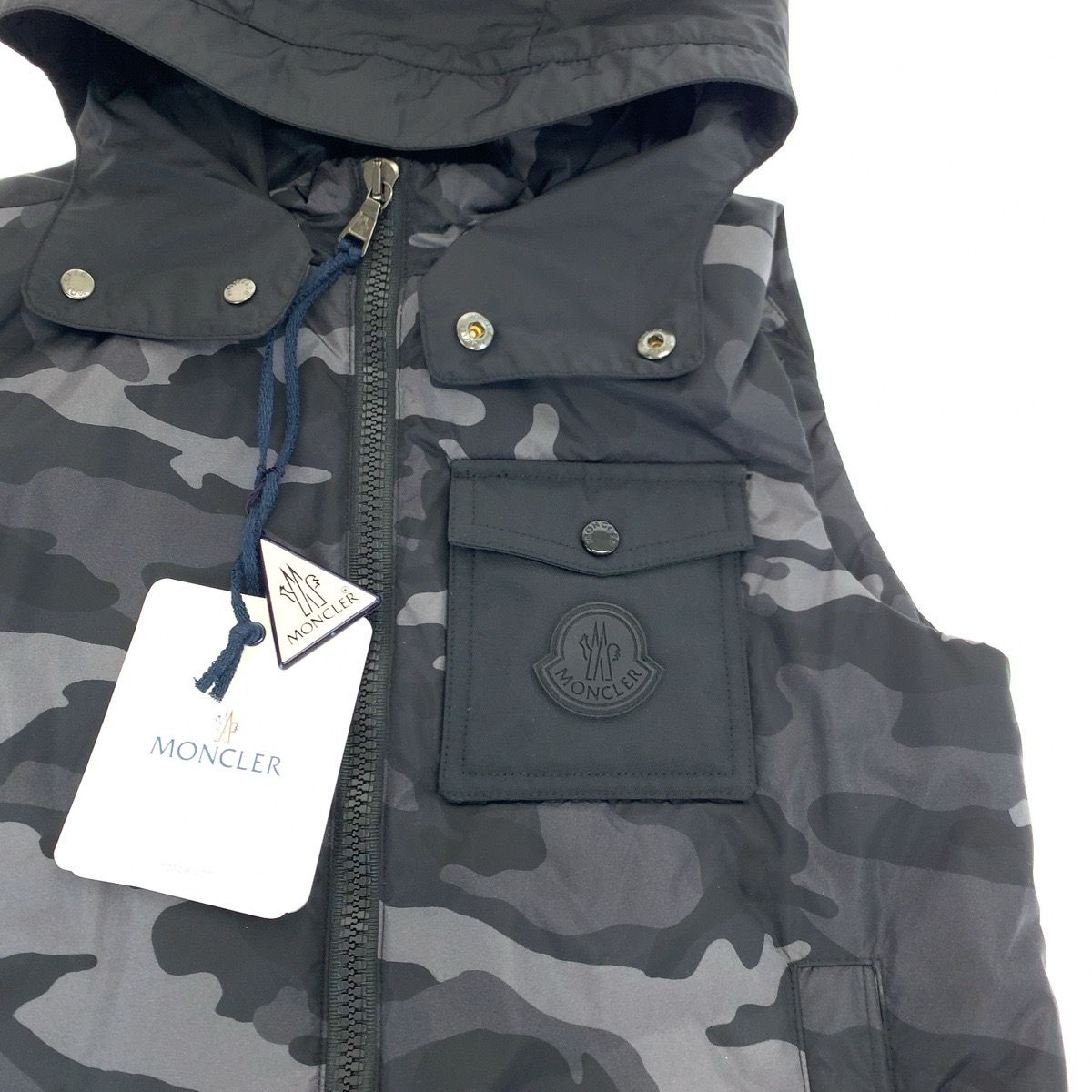 新品未使用 モンクレール カモフラ柄 迷彩柄 DRUM GILET サイズ130 