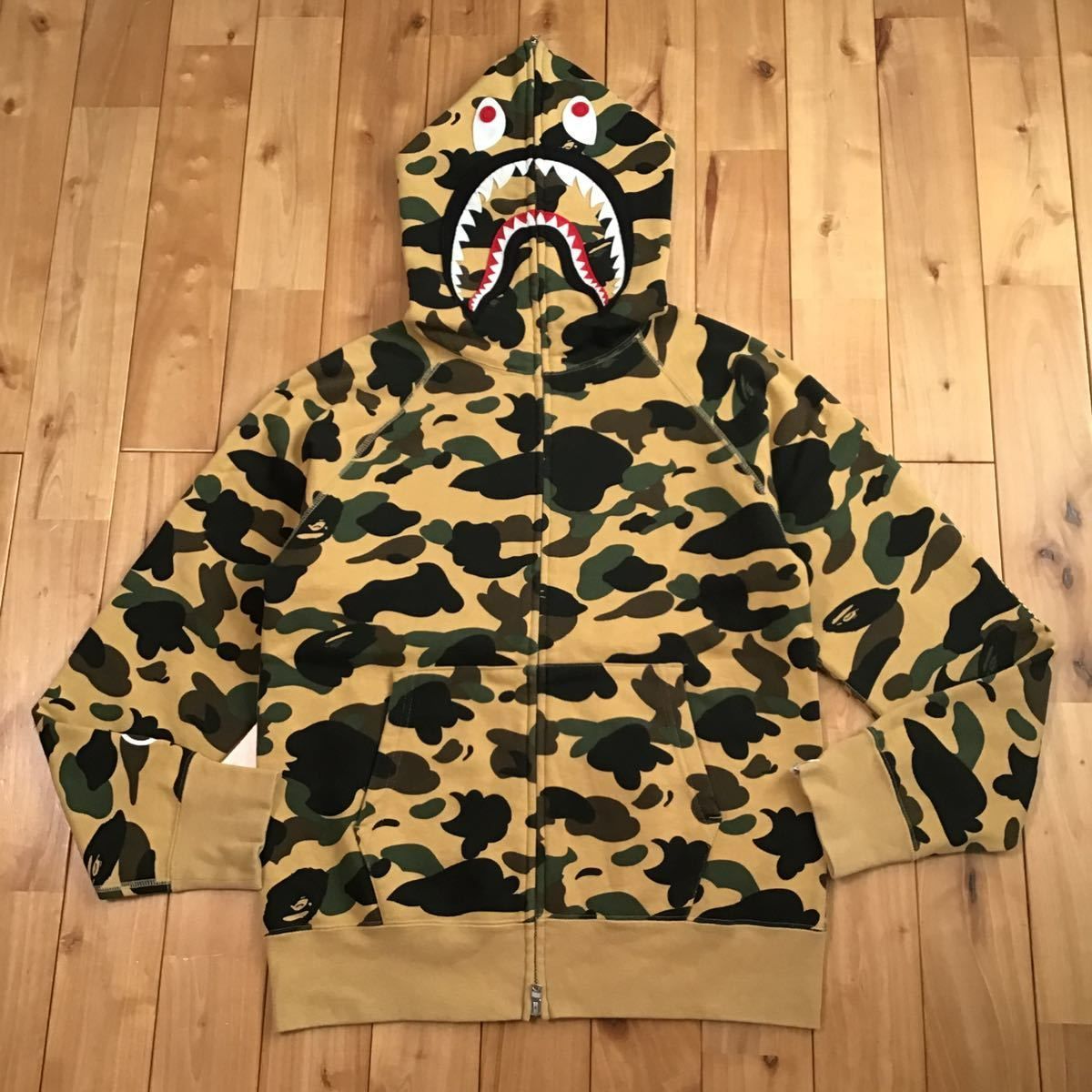 A Bathing Ape カモフラージュ パーカー M A BATHING APE（アベイシングエイプ）の「1ST CAMO HALF SHARK