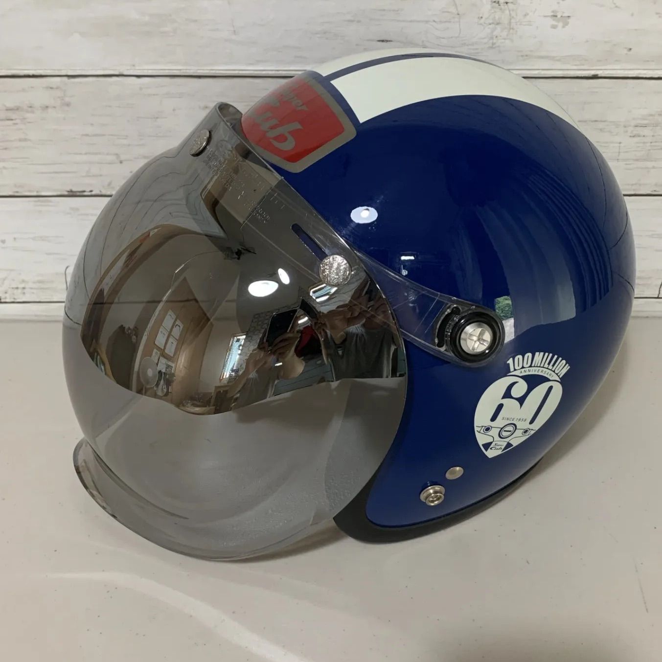 希少スーパーカブ　ヘルメット　60周年