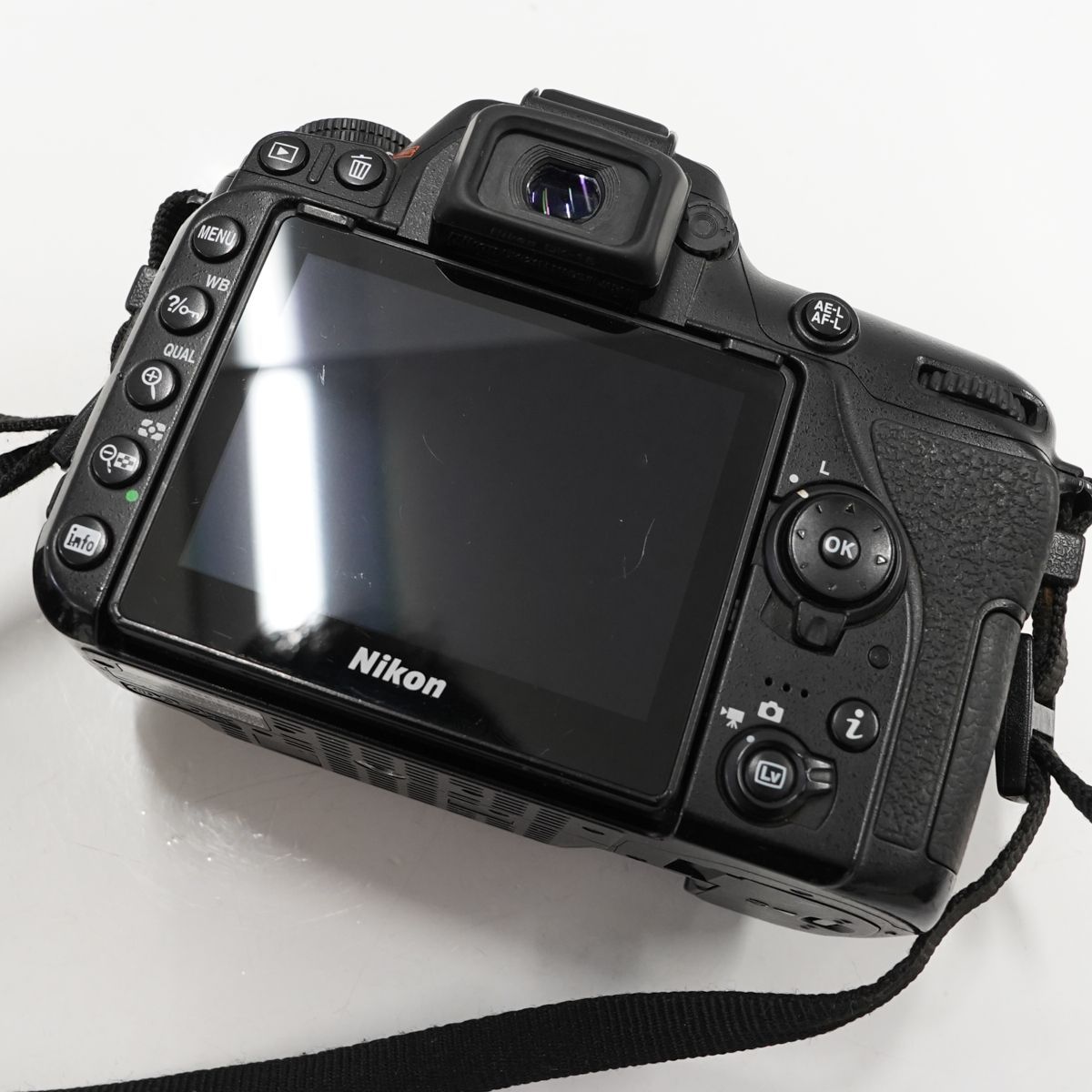 Nikon D7500 ボディ USED美品 デジタル一眼 DX 本体+バッテリー