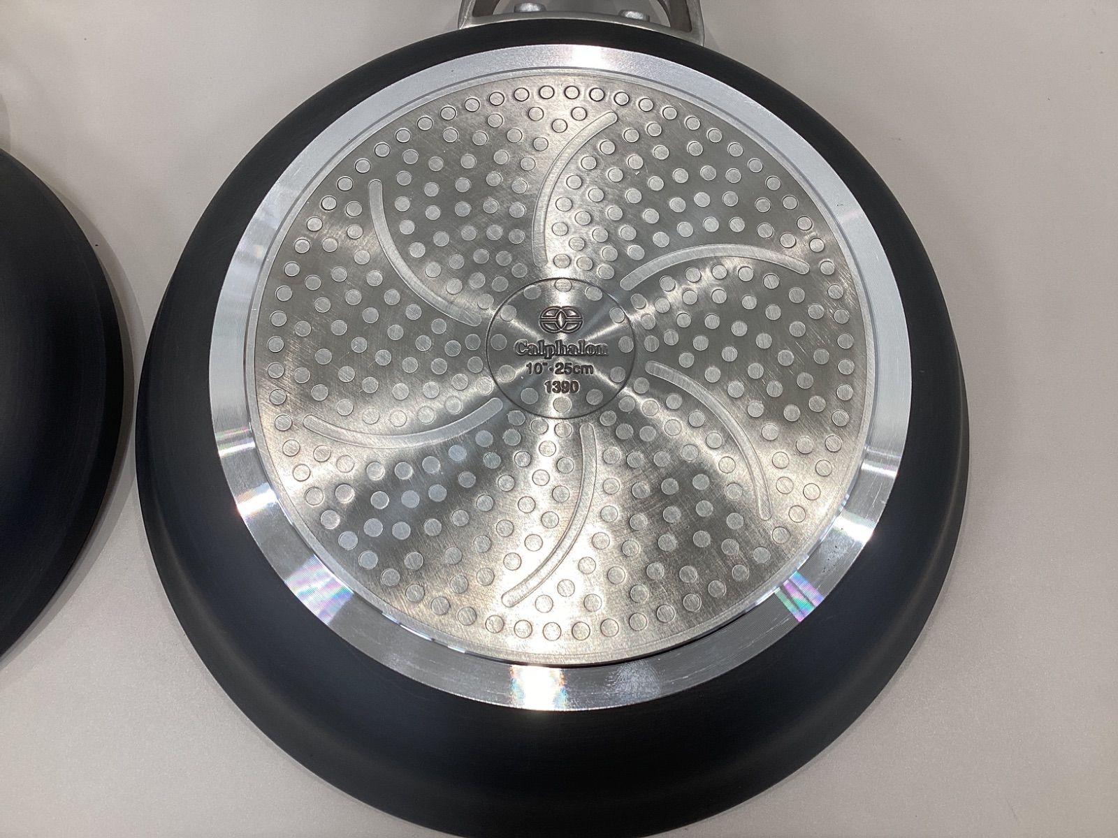 百人一首 蒔絵 煙草盆(ZE467) 百人一首 蒔絵 煙草盆(ZE467) 梅蒔絵煙草盆（雪古齋銘） - 京都国立博物館