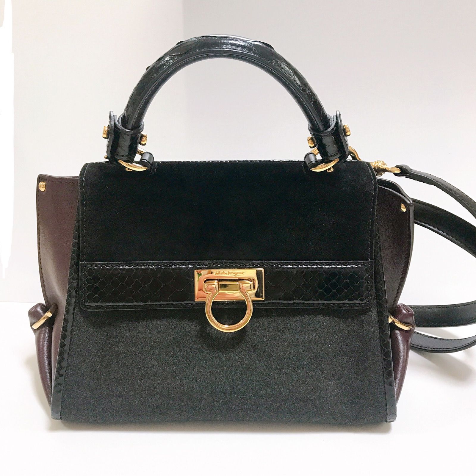 美品 Ferragamo ソフィア 2wayショルダーバッグ パイソン. Salvatore Ferragamo - 美品✴︎フェラガモ バッグ パイソン