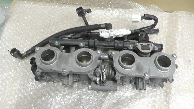 スロットルボディ