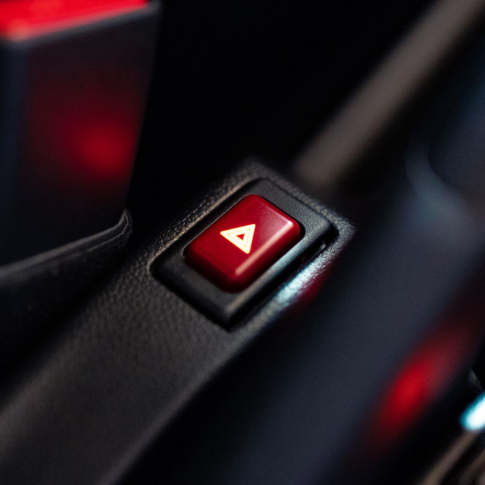 選べる9種のおまけ】スズキ スイフトスポーツ ZC33S用 増設ハザード