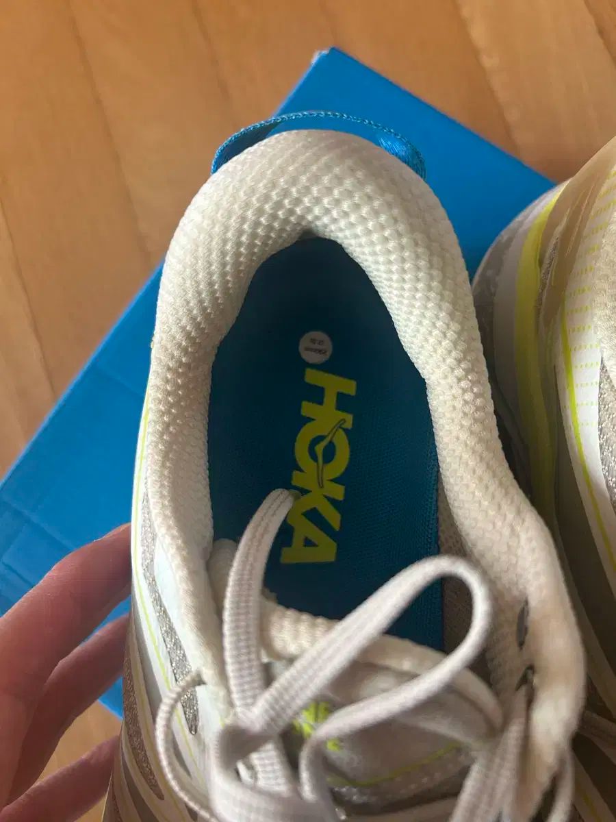 HOKA