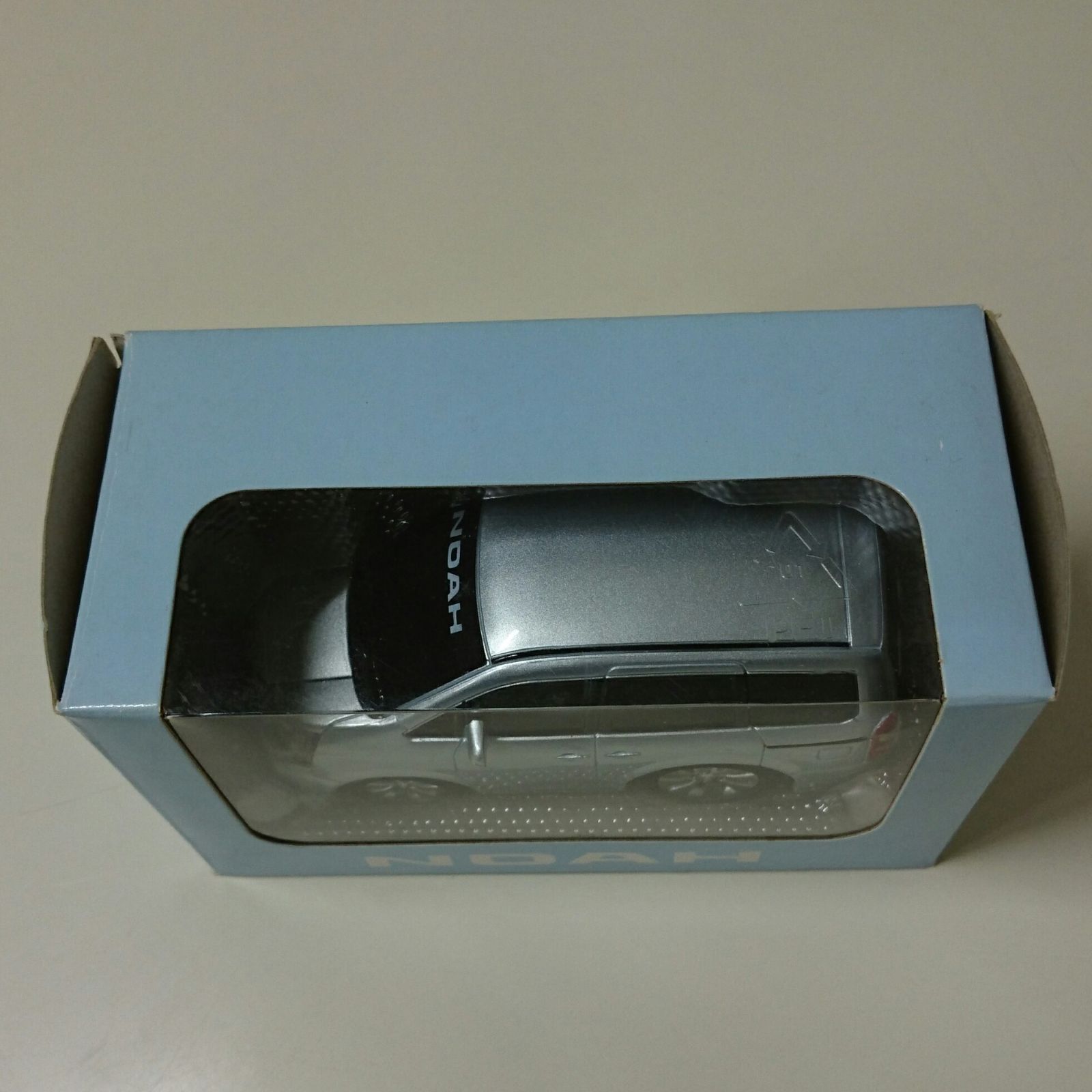 未使用・開封品】トヨタ TOYOTA ノア NOAH プルバックカー シルバー