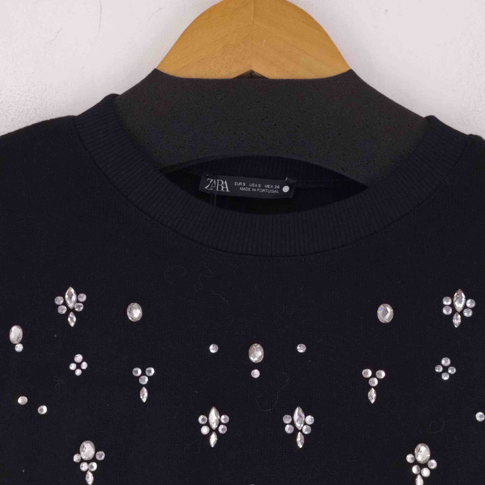 ザラ ZARA SOFT RHINESTONE SWEATER ソフトラインストーンセーター