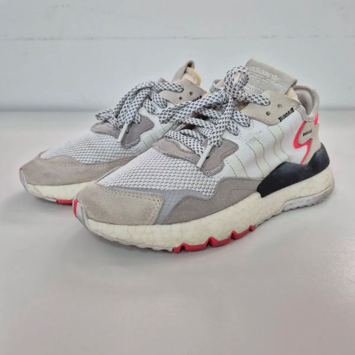 235 adidas(アディダス) ナイトクッキング 黒 レッド