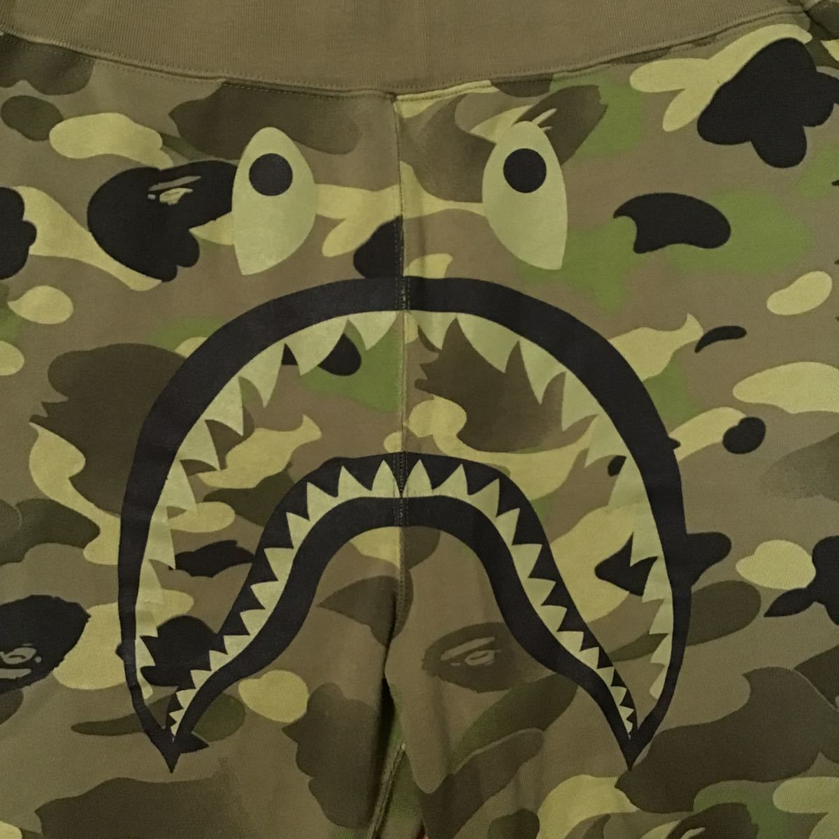 Undefeated × BAPE シャーク スウェット ハーフパンツ Mサイズ shark ...