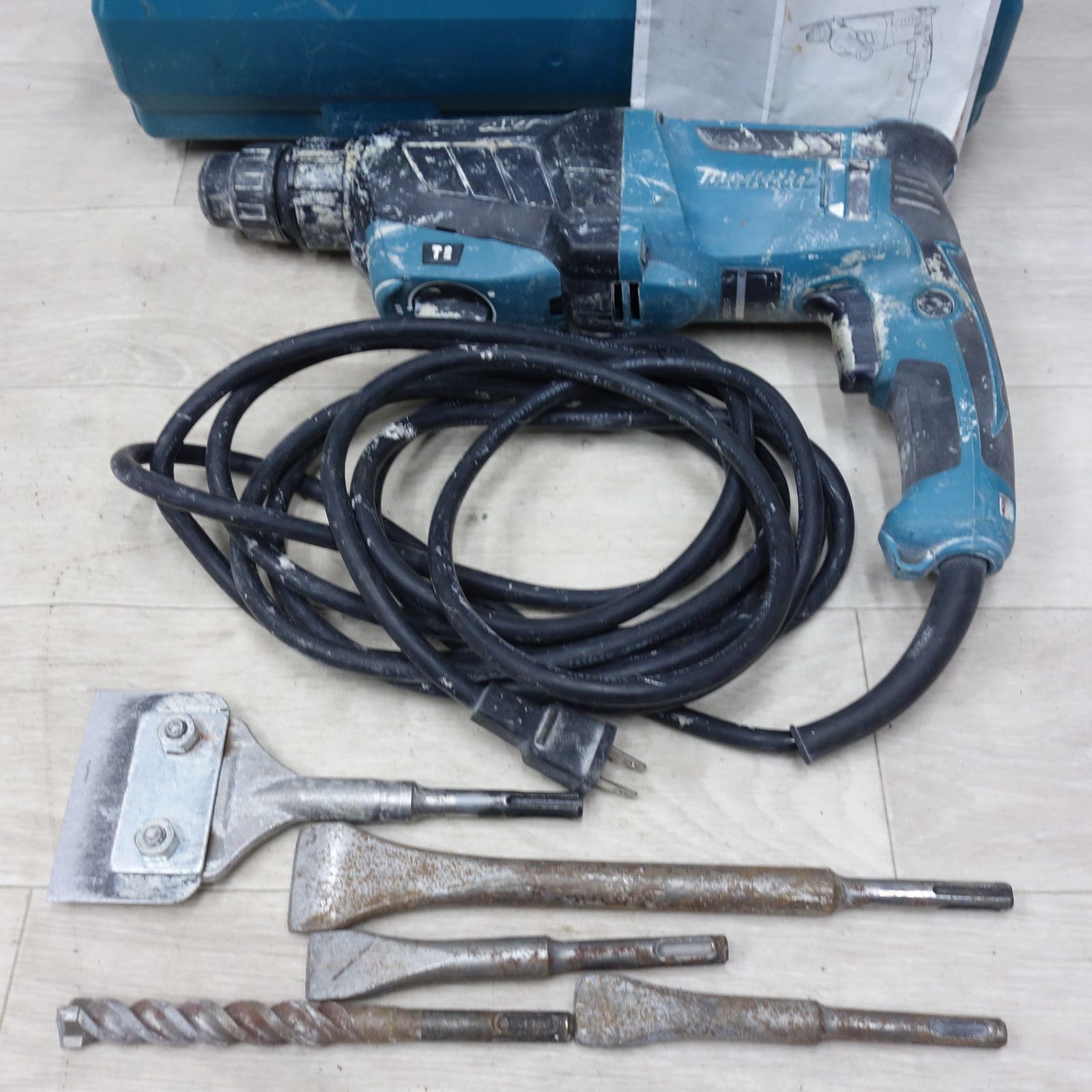 送料無料] 付属品付き◇マキタ 26mm 電動 ハンマ ドリル HR2631F 100V 