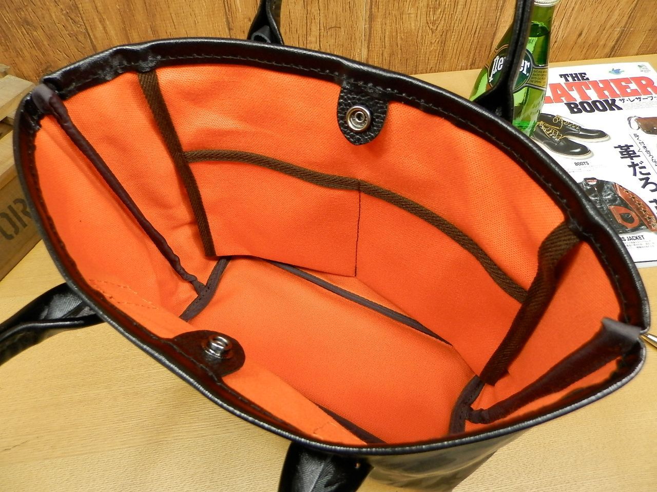 ☆カモフラ迷彩柄レザー×オレンジ裏地のミニトートバッグ!日本製