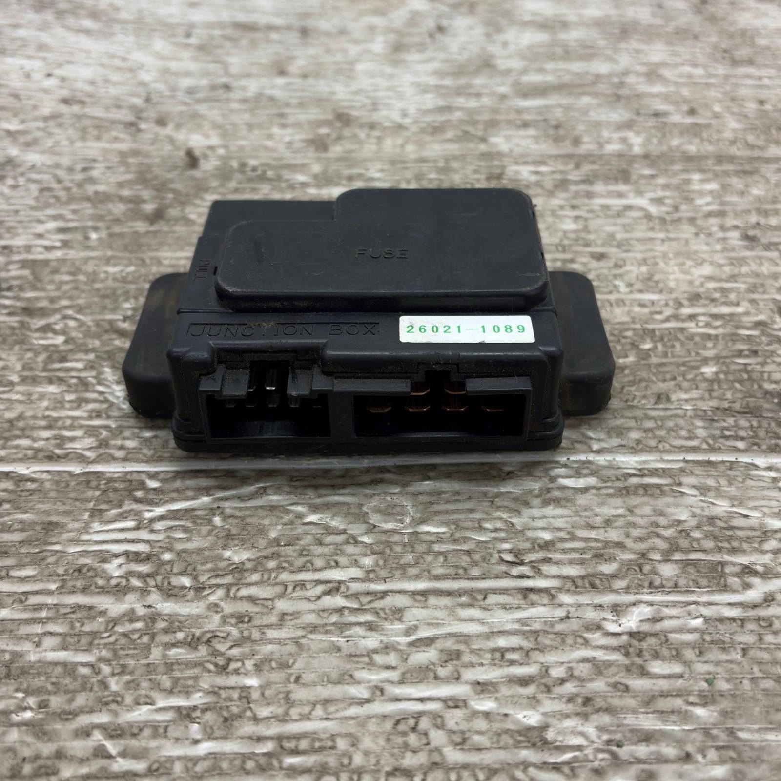 ZR250B ヒューズボックス