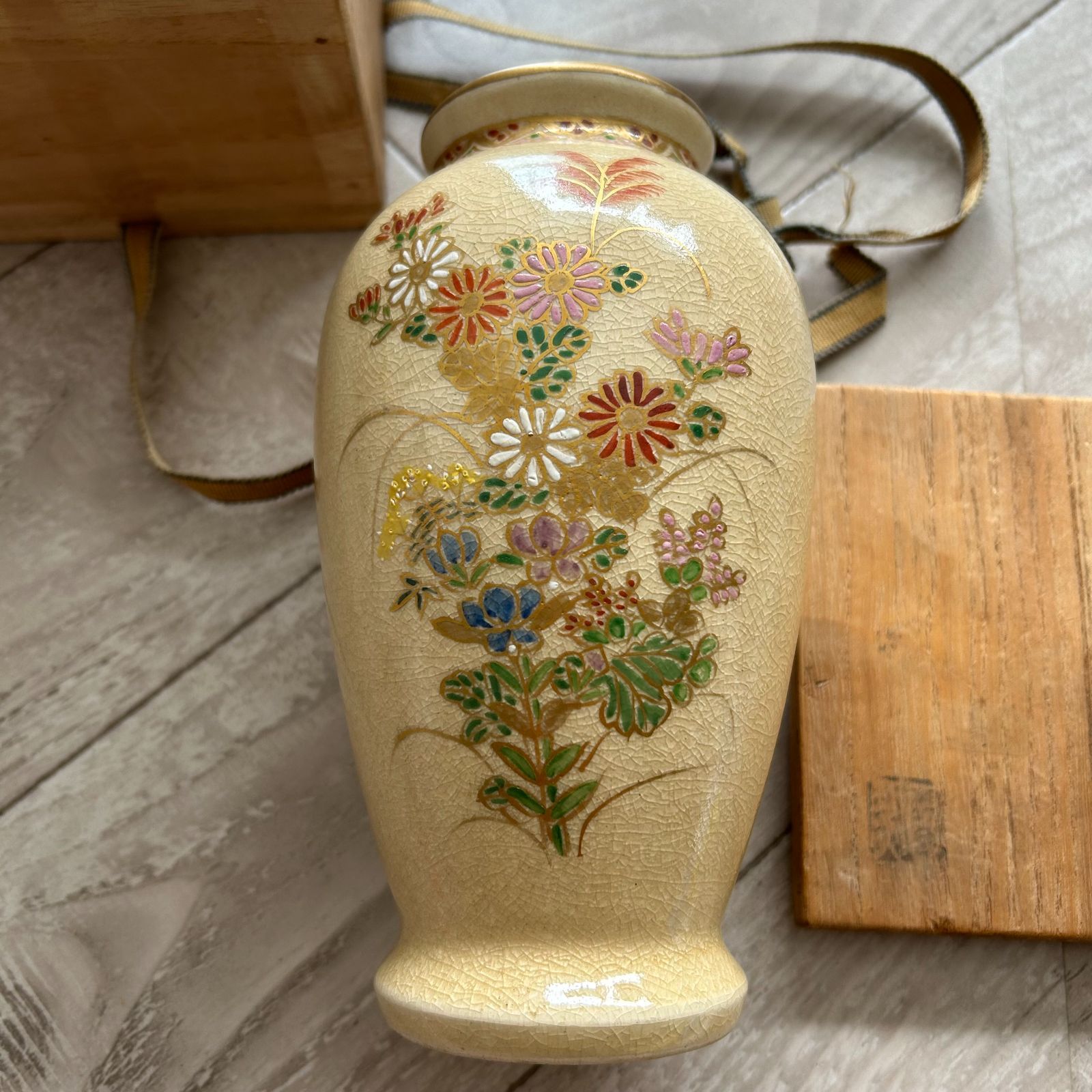 A1113-1/薩摩焼/永田窯/色絵金彩花鳥文花瓶/共箱/花器/花入/華道具/ A1113-1/薩摩焼/永田窯/色絵金彩花鳥文花瓶/共箱/花器/花入/華