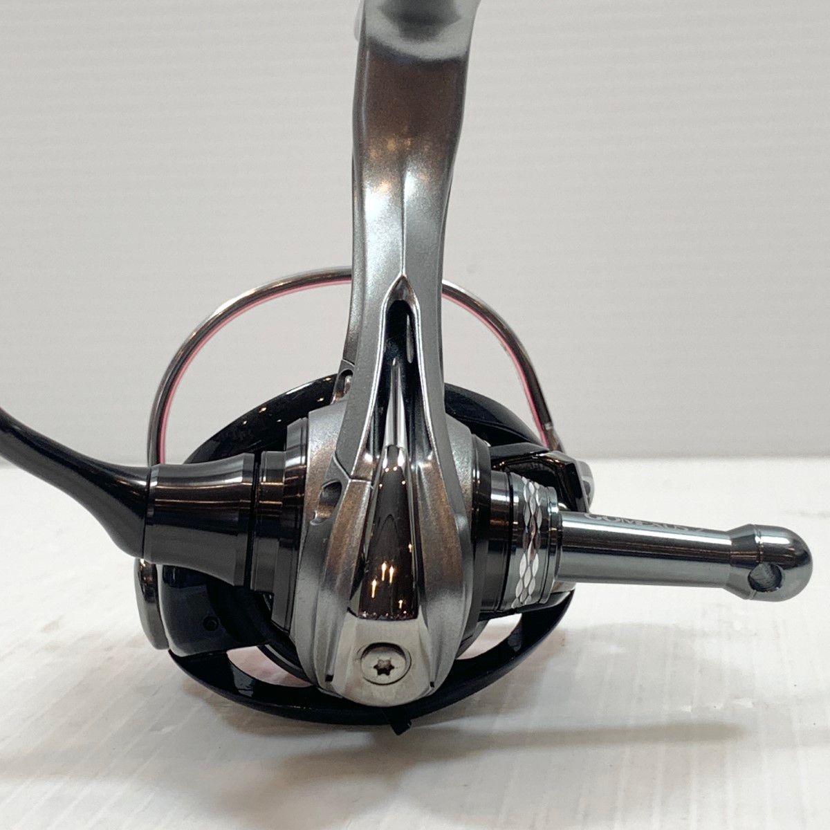 ττDAIWA ダイワ スピニングリール 18カルディア LT2000S 056036