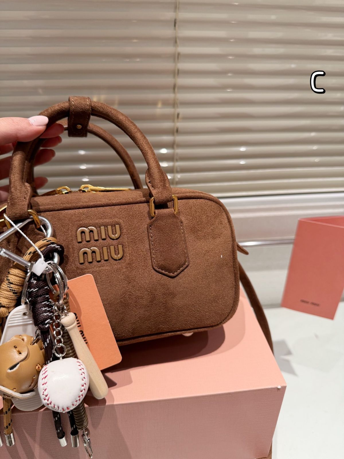【MIU MIU】最新作★ AVENTURE スエード バッグ 0400022953558_BROWN?wid=600&