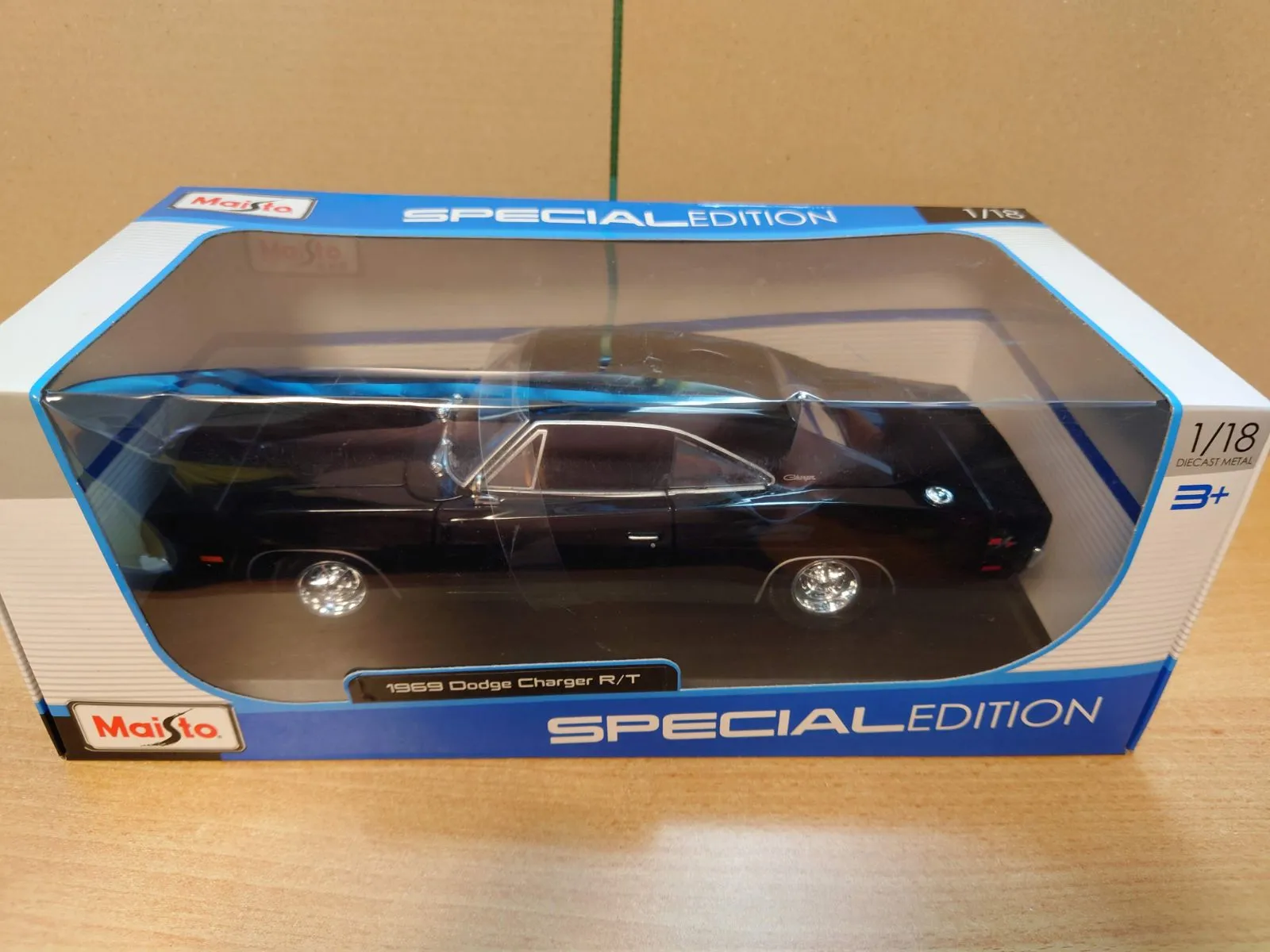 1/18 ダッジ・チャージャーR/T Dodge Charger R/T 1969 Maisto製