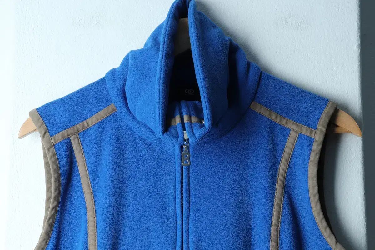 Bogner スキージャンパー　ブルゾン　中綿　ririジップ　赤　グレー Bogner スキージャンパー ブルゾン 中綿 ririジップ 赤 グレー 楽天