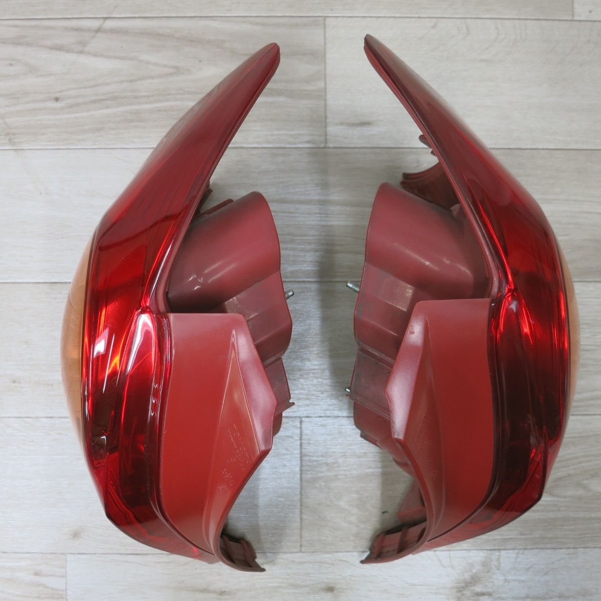 送料無料] 左右セット◇トヨタ ヴィッツ RS NCP91 純正 LED テール 