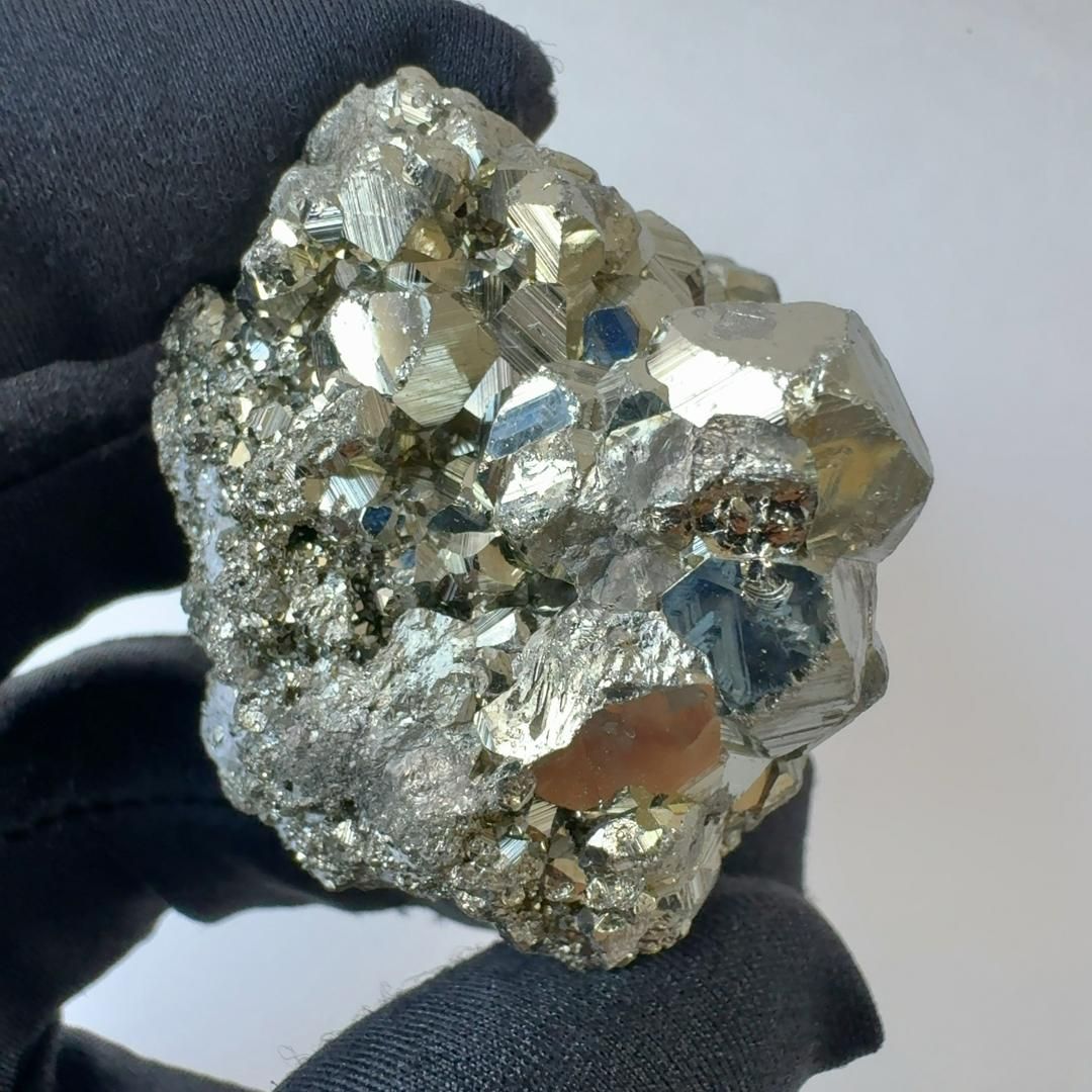 パイライトの置物 (黄鉄鉱) E24657】 黄鉄鉱 パイライト pyrite ペルー 天然石 鉱物