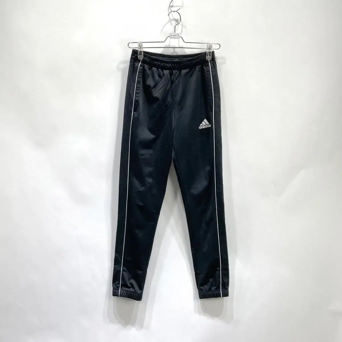 【雷市場（ポンジャン）商品韓国直送】 adidas(アディダス) コアー 18 PES 男性用パンツ 黒 S パーマネント