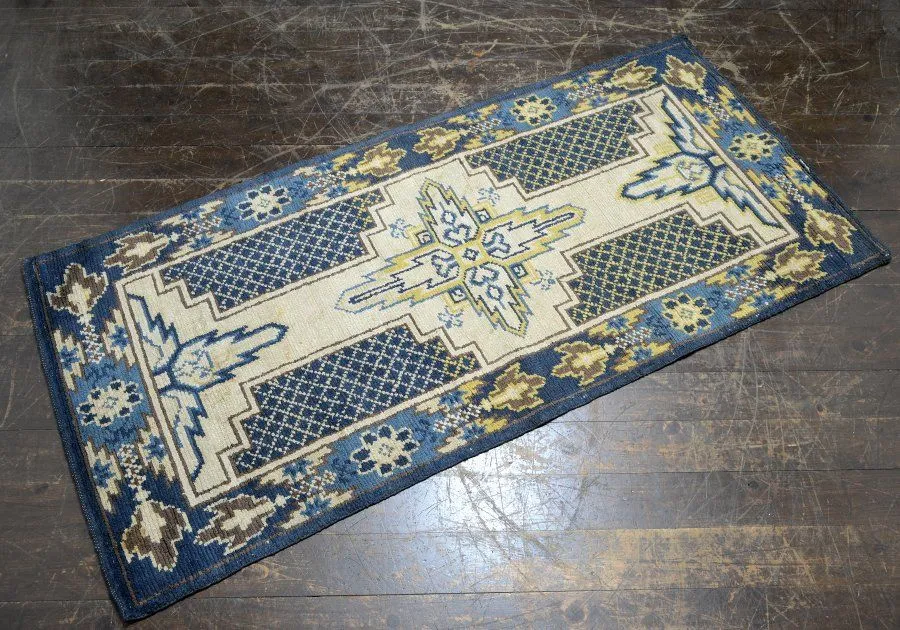 Y1128-2 幻の古緞通 赤穂緞通 卍格子文段通 絨毯 189×91㎝ Y1128-2 幻の古緞通 赤穂緞通 卍格子文段通 絨毯 189×